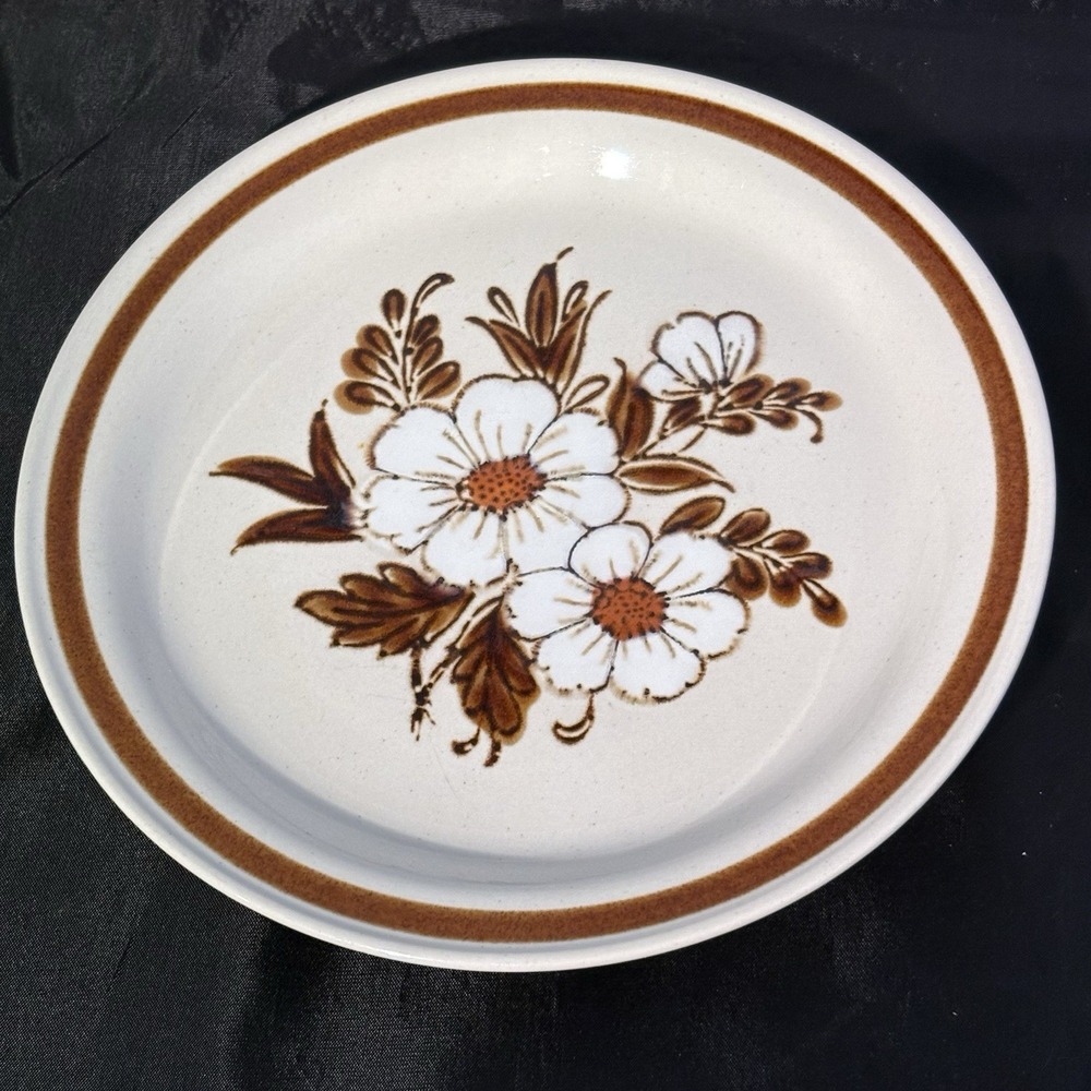 Mountain Wood Collection Stoneware Bread Dessert Plate Dried Flowers Japan
